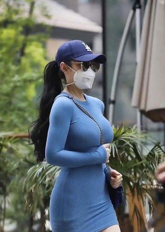 尴尬！中国女排联赛4队热身遭美国球队横扫，对手全是大学生