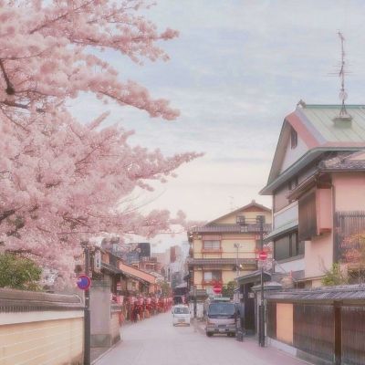 患者没挂上号 医生蹲在地上看CT片