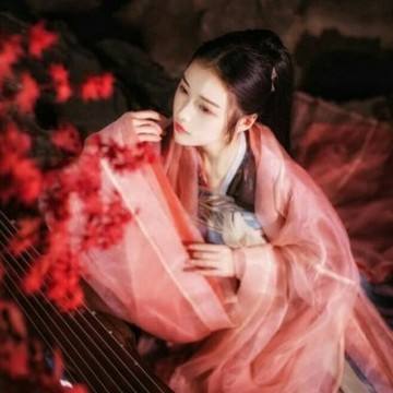 现货白银突破71美元/盎司，日内涨2.84%。
